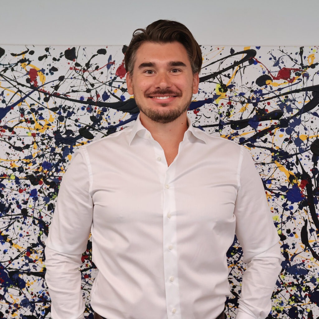 headshot photo timo bertram